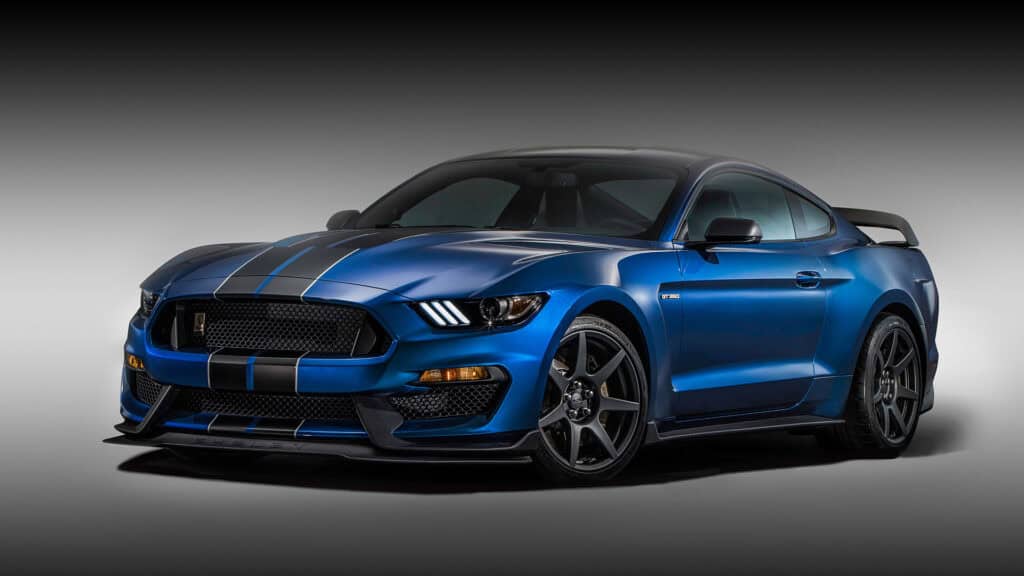 2016-Ford-Mustang-Shelby-GT350R-1