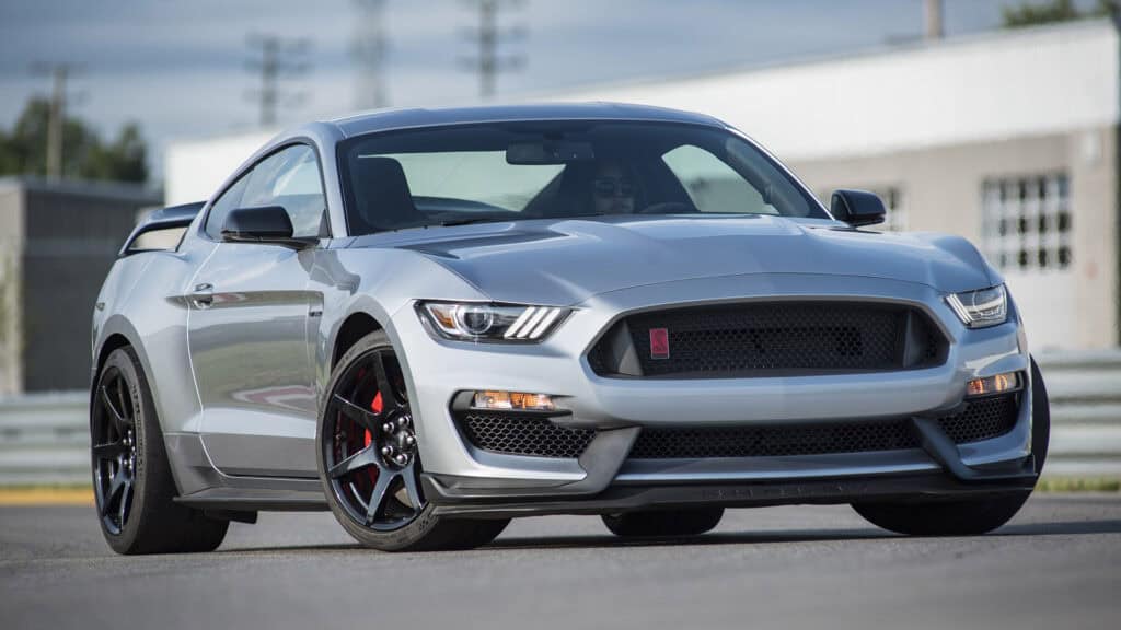 2020-Ford-Mustang-Shelby-GT350R-4